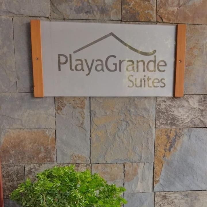 Hotel Playa Grande Suites プコン エクステリア 写真